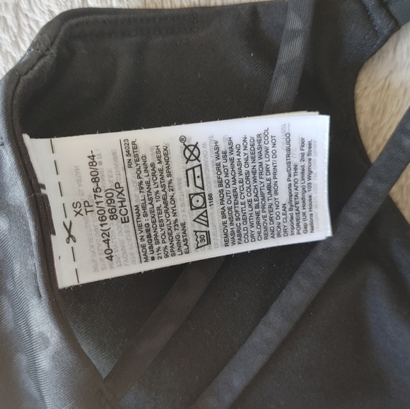 Gap Fit sports bra XS - Picture 4 of 4